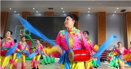 欢快的腰鼓敲起来