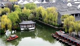 一叶轻舟入画来