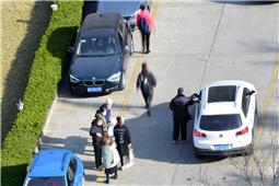 组图《严防严控》-2