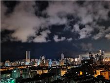 《岛城夜色》