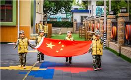 《我们是升旗手》