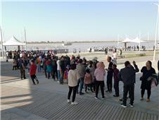 黄河口游客如织