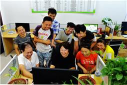 《跟着残联的孩子学电商》