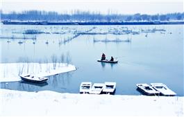 湖上雪韵
