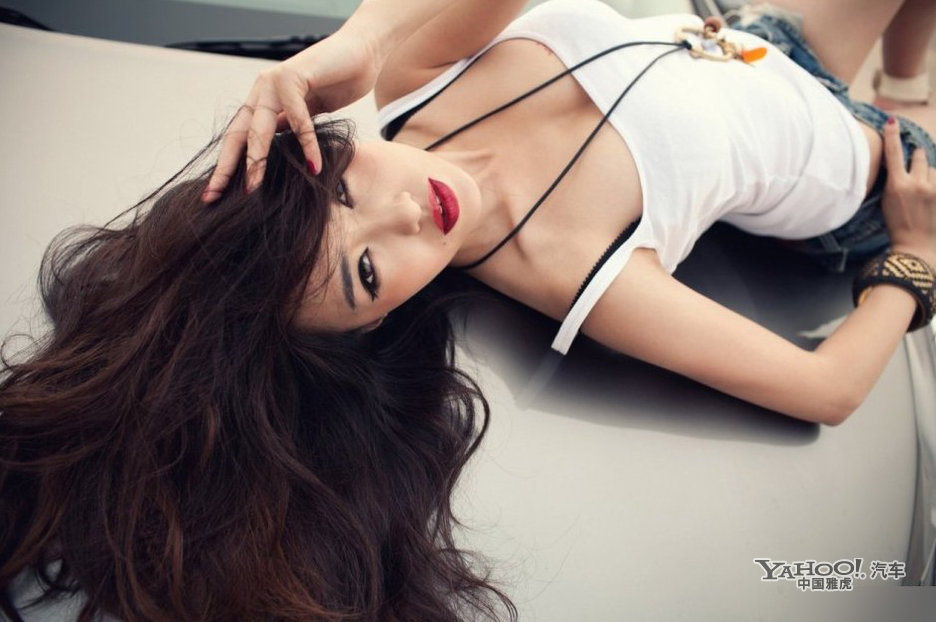 火辣妖艳美女性感诱惑