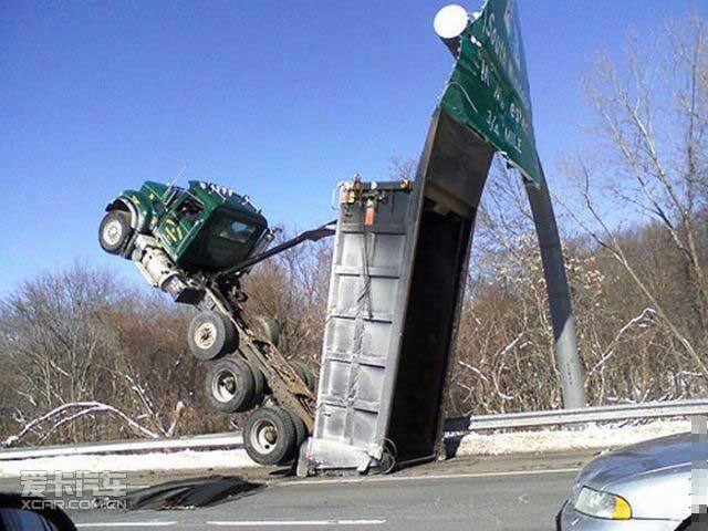 大千世界无奇不有 世界上诡异的N次车祸_山东汽车网_中国山东网