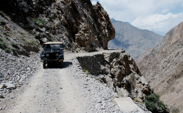 世界各地死亡公路 这样的路您敢走吗_山东汽车新闻_中国山东网