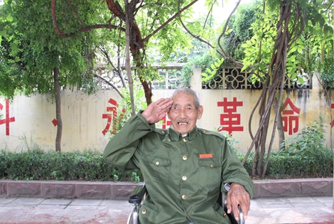 致敬老兵：冯玉荣