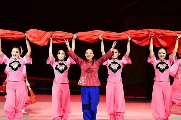 抗日戦争芝居歌舞劇『烽火天福山』は初公演