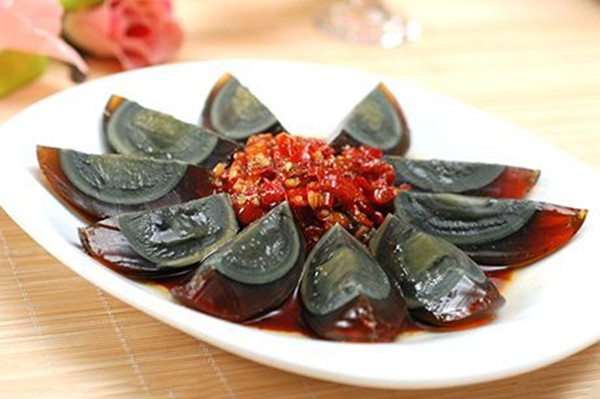 变蛋的原理_河南全自动松花蛋包泥机,新乡皮蛋价格 河南全自动松花蛋包泥机,新乡皮蛋型号规格