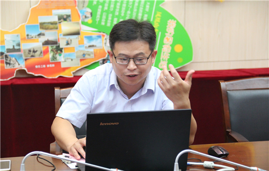 济南市奥龙小学举行教师专业发展技能培训活动