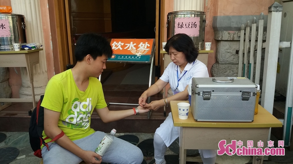 2018高考现场直击 考场秩序井然考生心态平稳