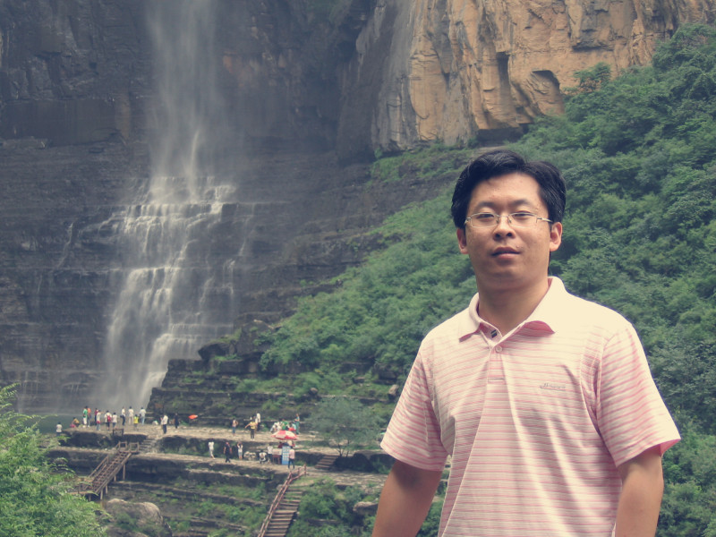 济南三职专感动校园人物谭强和神采飞扬天使