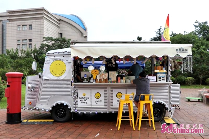 舞台道具车变身集合贩售车创意文化成就啤酒城新晋网红 中国山东网 青岛