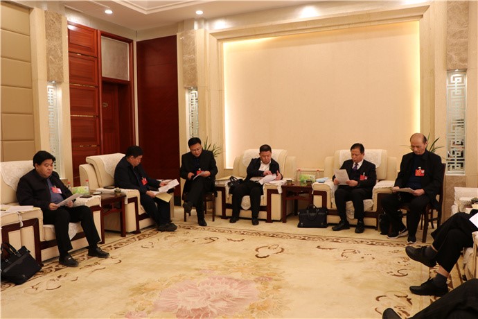 市十九届人大六次会议举行计划预算审查委员会会议