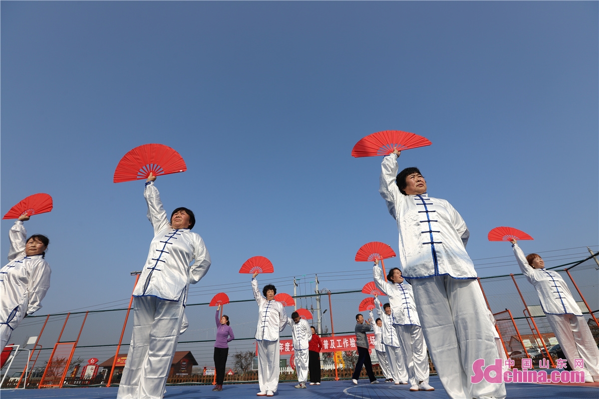 Villagers do Tai Chi in Daduya Village in the West Coast New Area of Qingdao, China&rsquo;s Shandong province, show the rich results of Tai Chi&rsquo;s promotion in the countryside in Shandong province.<br/>