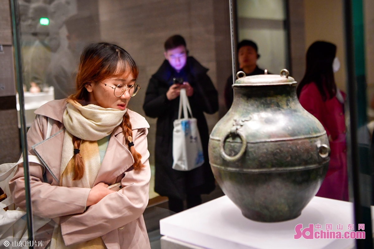 <br/>  <br/>The group first visited the magnificent Confucius Museum.<br/>