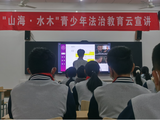 時尚服裝搭配清單女生（時尚服裝搭配清單女生圖）