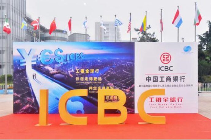 時尚服裝女孩發型圖片（時尚服裝女孩發型圖片短發）