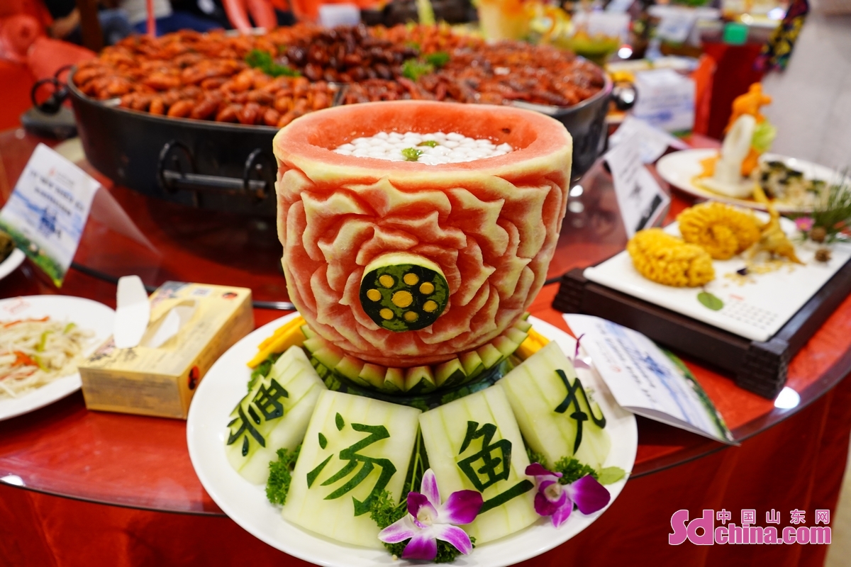 <br/>  <br/>Feast your eyes with these mouthwatering dishes! The 2022 Shandong Cuisine Weishan Lake Food Festival was held recently in Jining, E China&rsquo;s Shandong province. Themed on freshwater produce, a variety of delicacies with strong local characteristics were made and displayed, attracting crowds of visitors.<br/>