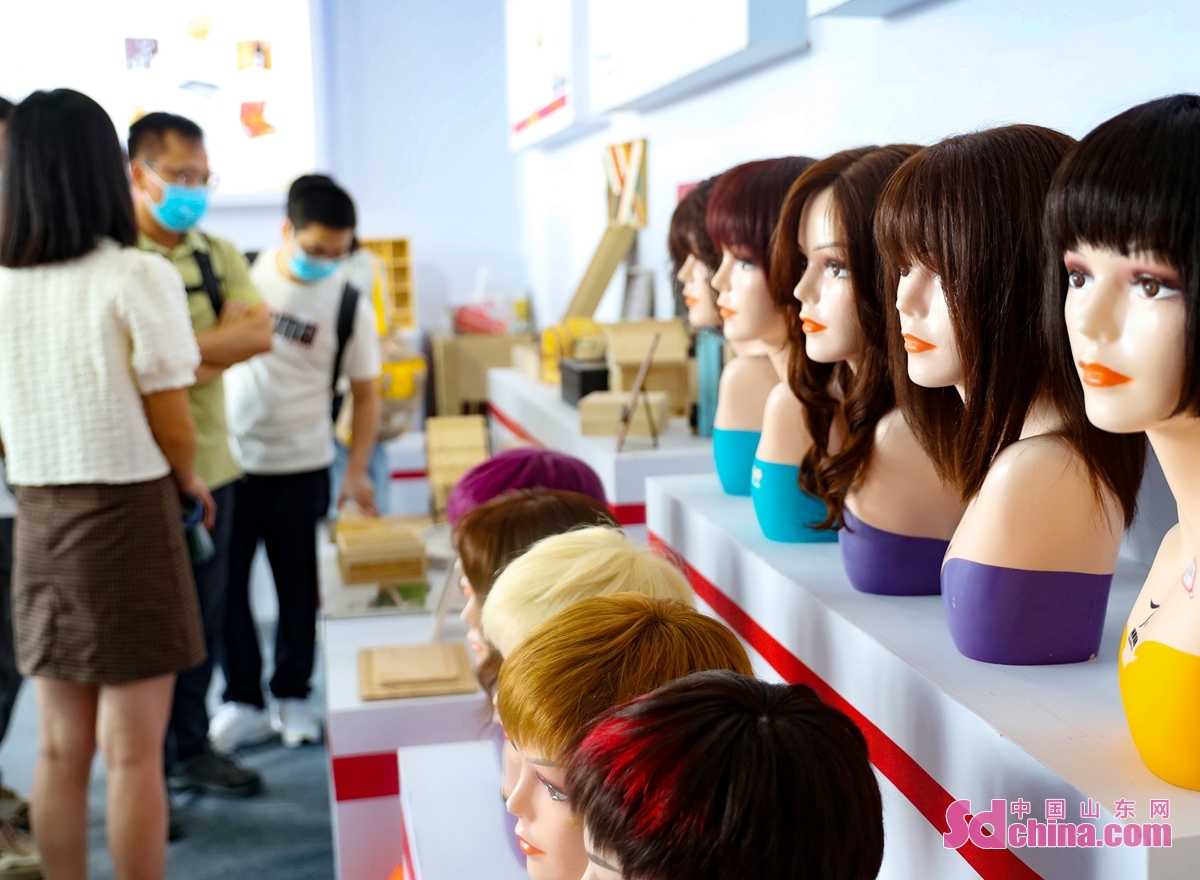 <br/>  <br/>The 2022 Yellow River Basin Cross-border E-commerce Expo was held in Qingdao, E China&rsquo;s Shandong province on August 26.<br/>With the theme of "Dream of the Yellow River, achieving win-win results", the Expo consists of dozens of activities such as exhibitions, forums and thematic activities, exhibiting products from 38 countries and regions.<br/>