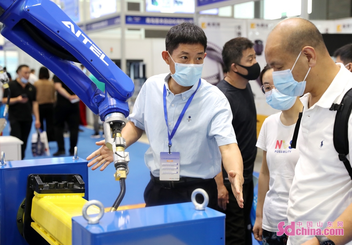 <br/>  <br/>The Asia-Pacific International Intelligent Equipment Expo 2022 was held in Qingdao from August 3 to 7. Over 4,000 exhibitors from more than 30 countries and regions exhibited their latest intelligent manufacturing equipment and application solutions, aiming to help manufacturing enterprises to strengthen their digitalization and intelligent construction.<br/>