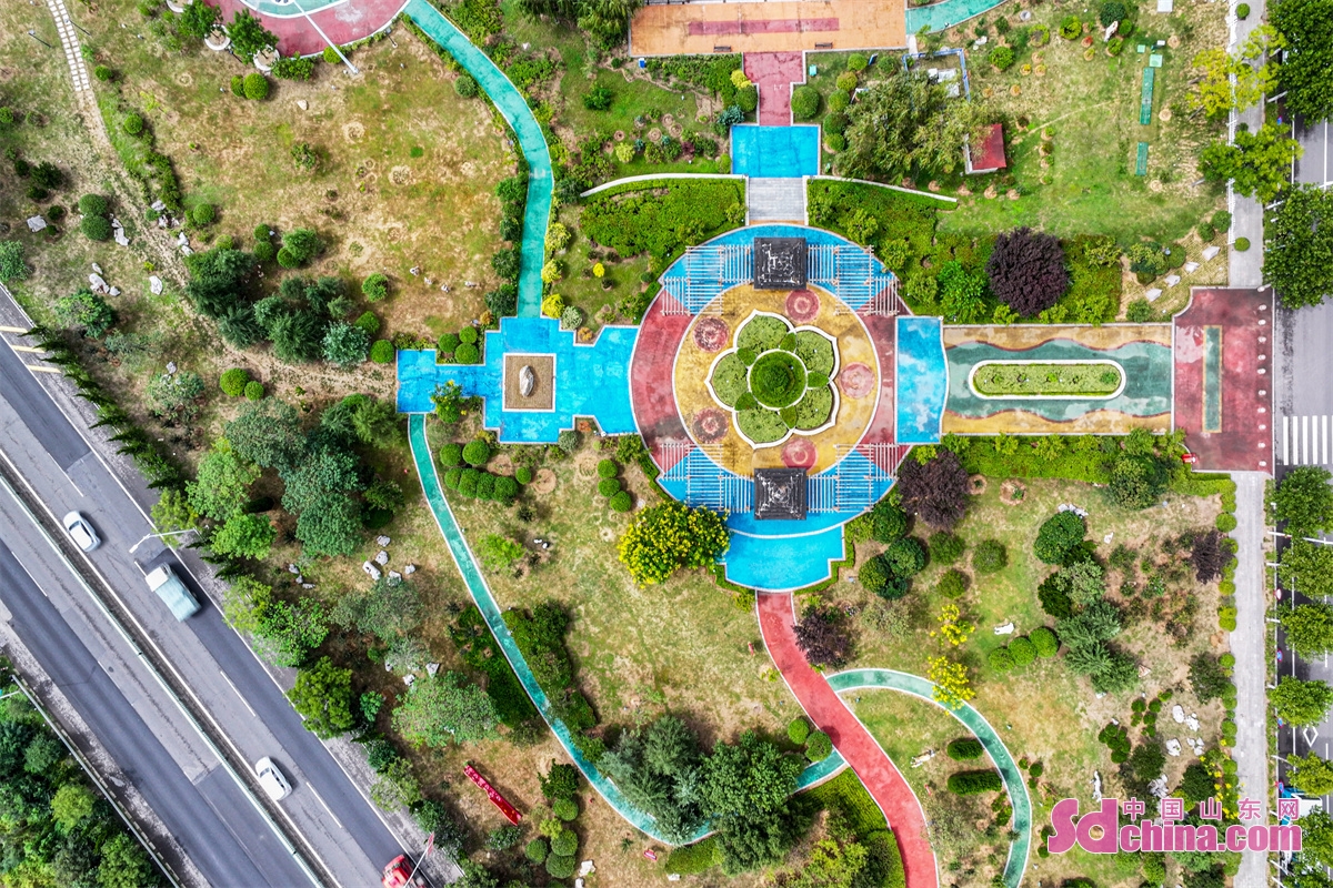 Photo taken on September 13 shows the picturesque Cangma Park in the Qingdao West Coast New Area, China&rsquo;s Shandong Province. Symmetrical patterns, picturesque scenery, and lush greenery create a mesmerizing and breathtaking view. (Photo by Han Jiajun)<br/>