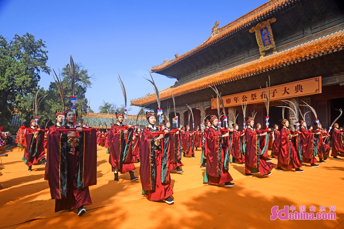 <br/>  <br/>A grand memorial ceremony was held in Qufu, E China&rsquo;s Shandong province on September 28 to mark the 2574th anniversary of the birth of Confucius. Combining on-site activities and online live streaming, the event was participated by more than 60 Confucian temples, academies, and cultural organizations at home and abroad, aiming at advocating for the joint worship of Confucius as well as the inheritance and promotion of Chinese "ritual" culture.<br/>