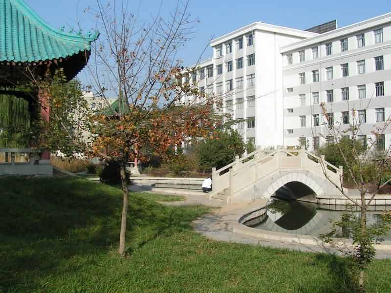  山东中医药高等专科学校 