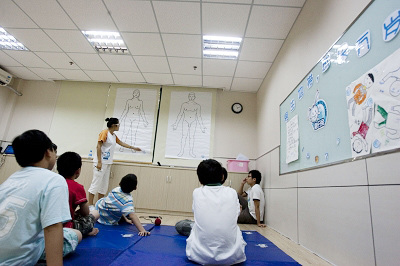 <em>女孩</em>提前<em>发育</em> 原是看情感剧催生性<em>早熟</em>_中国山