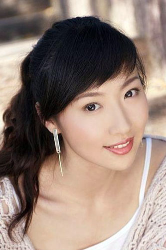<em>侯耀文</em>小女友曝光 年龄比大<em>女儿侯瓒</em>还要小_山