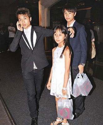 盘点澳门赌王何鸿燊四房妻子和17个子女(组图