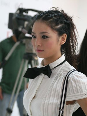 彩妆师摄影师特评快女3强朋克造型(组图)