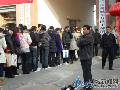聊城<em>女兵</em>征集首日<em>本科</em>生6成 就业难选择当兵(