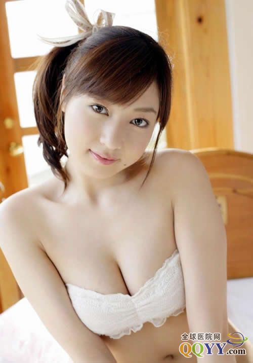 性感白嫩酥胸女孩_中国山东健康网_中国山东网