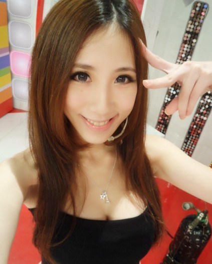 写真:黑涩会<em>姐妹花</em>拍全裸美图写真新一代 性感