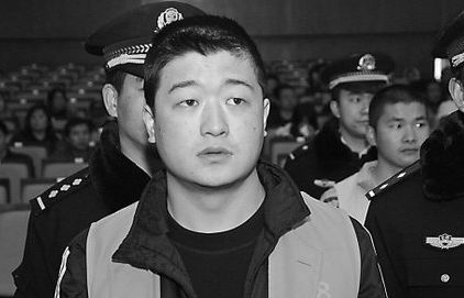 昆明洪兴帮涉黑案续:黑道大哥13岁起组织组黑帮