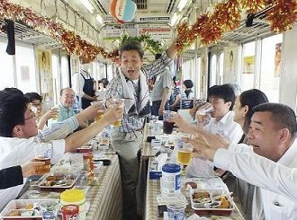 日铁路开啤酒列车