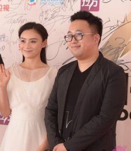 传于正和袁姗姗结婚照曝光 女猪脚和于妈的故