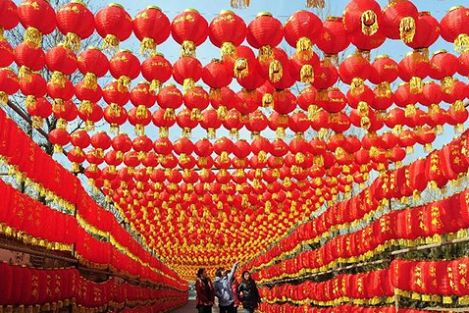 济南:红灯笼迎新春