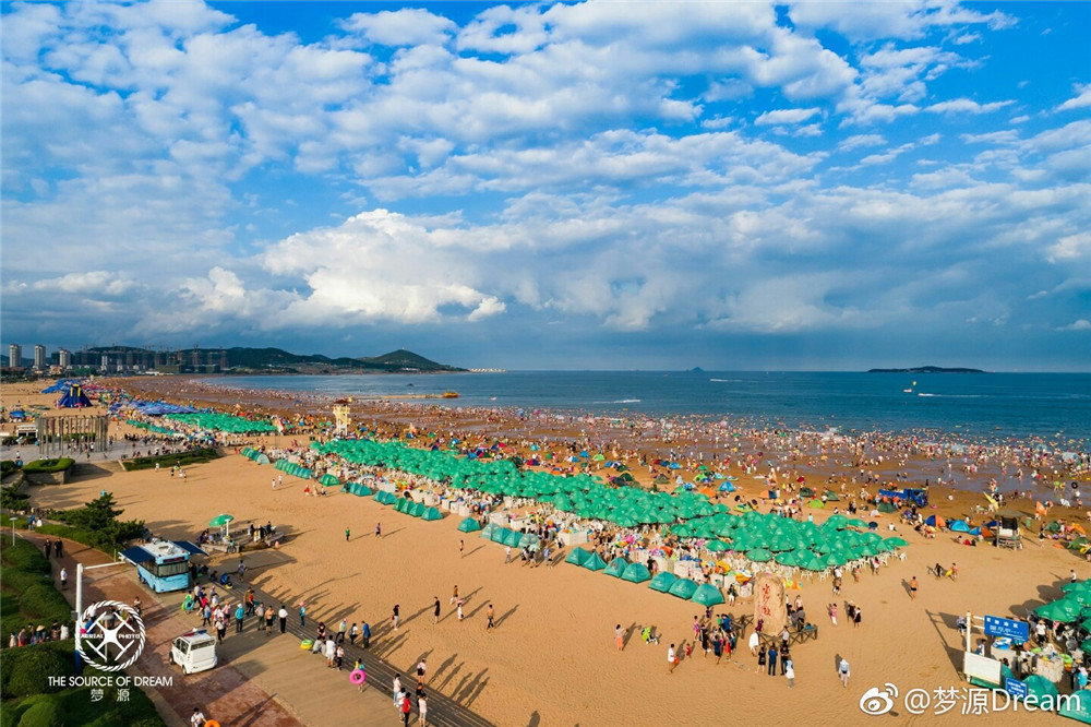 换个角度看金沙滩浴场 绿色伞花连成海