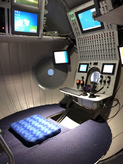 载人潜水器驾驶与操纵训练模拟系统 李倚慰摄1