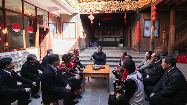 习近平春节前夕赴云南看望慰问各族干部群众 向全国各族人民致以美好的新春祝福 祝各族人民生活越来越好祝祖国欣欣向荣