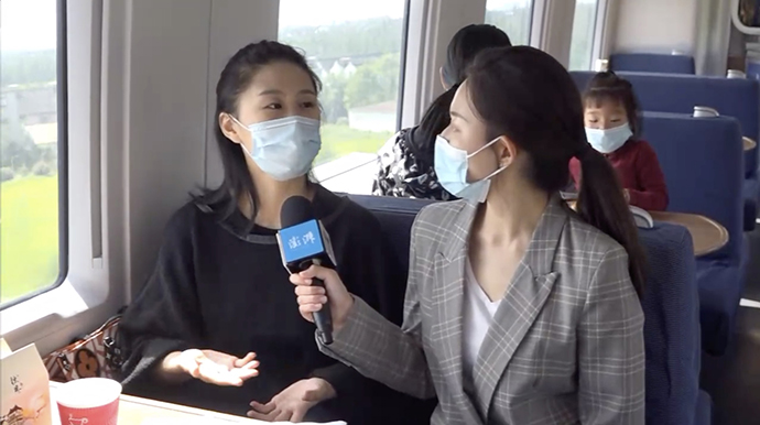 家在上海、工作在杭州的宋女士是滬杭高鐵的常客。直播視頻截圖