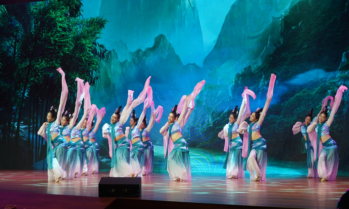 Dancers perform during the Confucius Cultural Festival. Photo: Pang Yue/GT