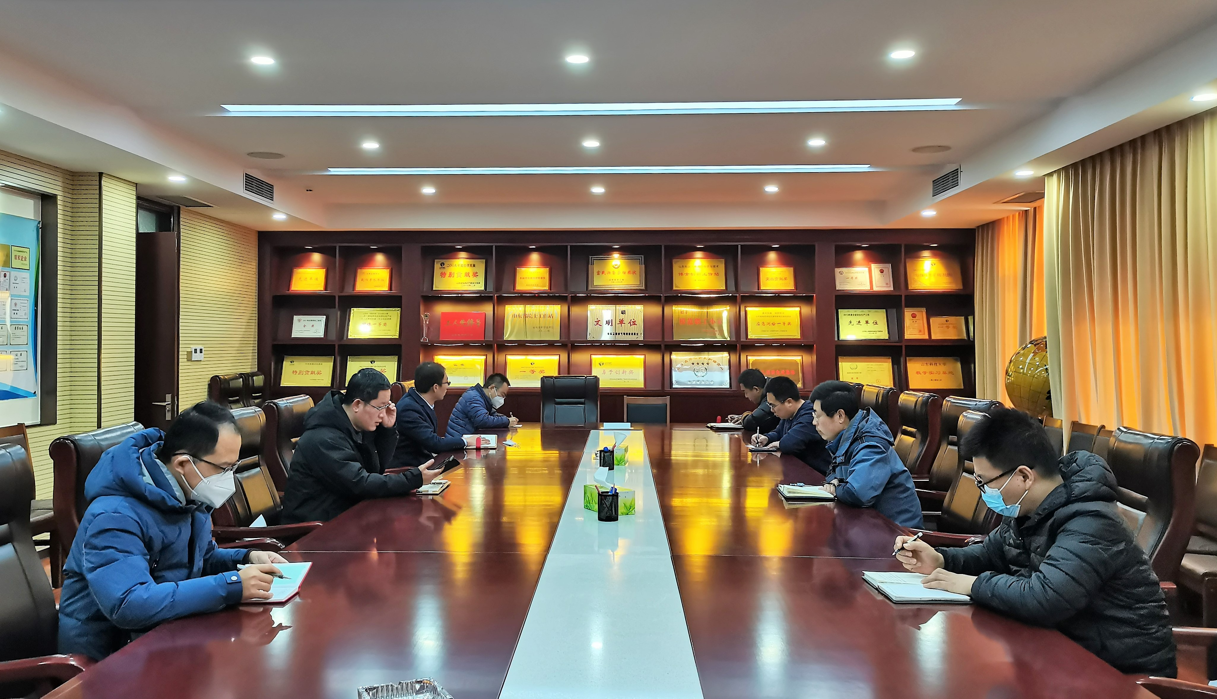 省地矿局地质测绘院各部门集中学习省《关于加强矿产资源勘查开发促进矿业绿色高质量发展的若干意见》