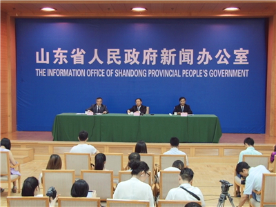 <em>陈乔恩自拍</em>咪咪<em>露胸罩</em> 网民扫兴:把手拿开!_中