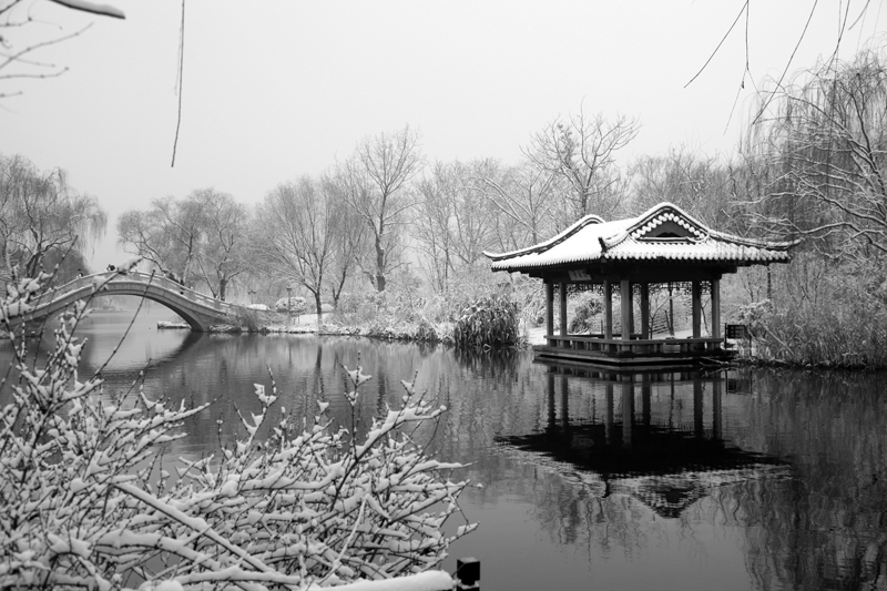 明湖雪景