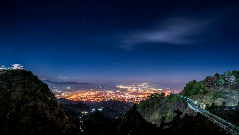 泰山夜景