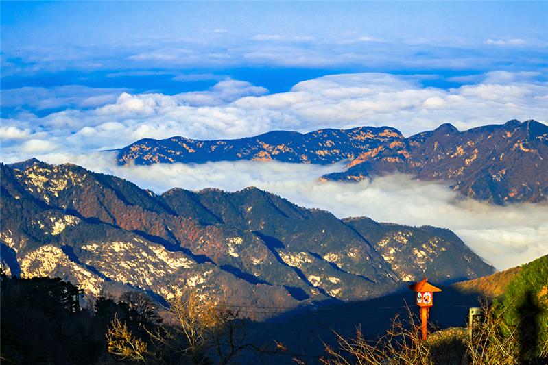 連綿泰山